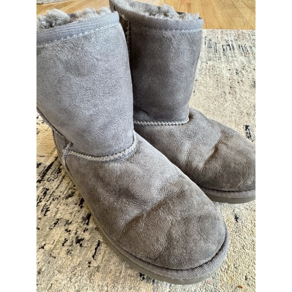 UGG Australia Classic Short Gray Sheepskin Boots Women's Size 4